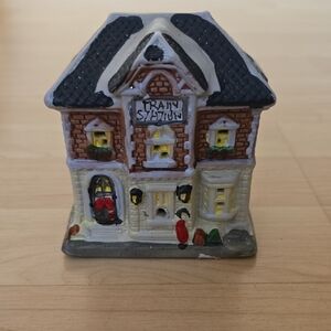 Holiday Time Santa’s Village Train Station Lightable Figurine Vintage 4.5" Tall
